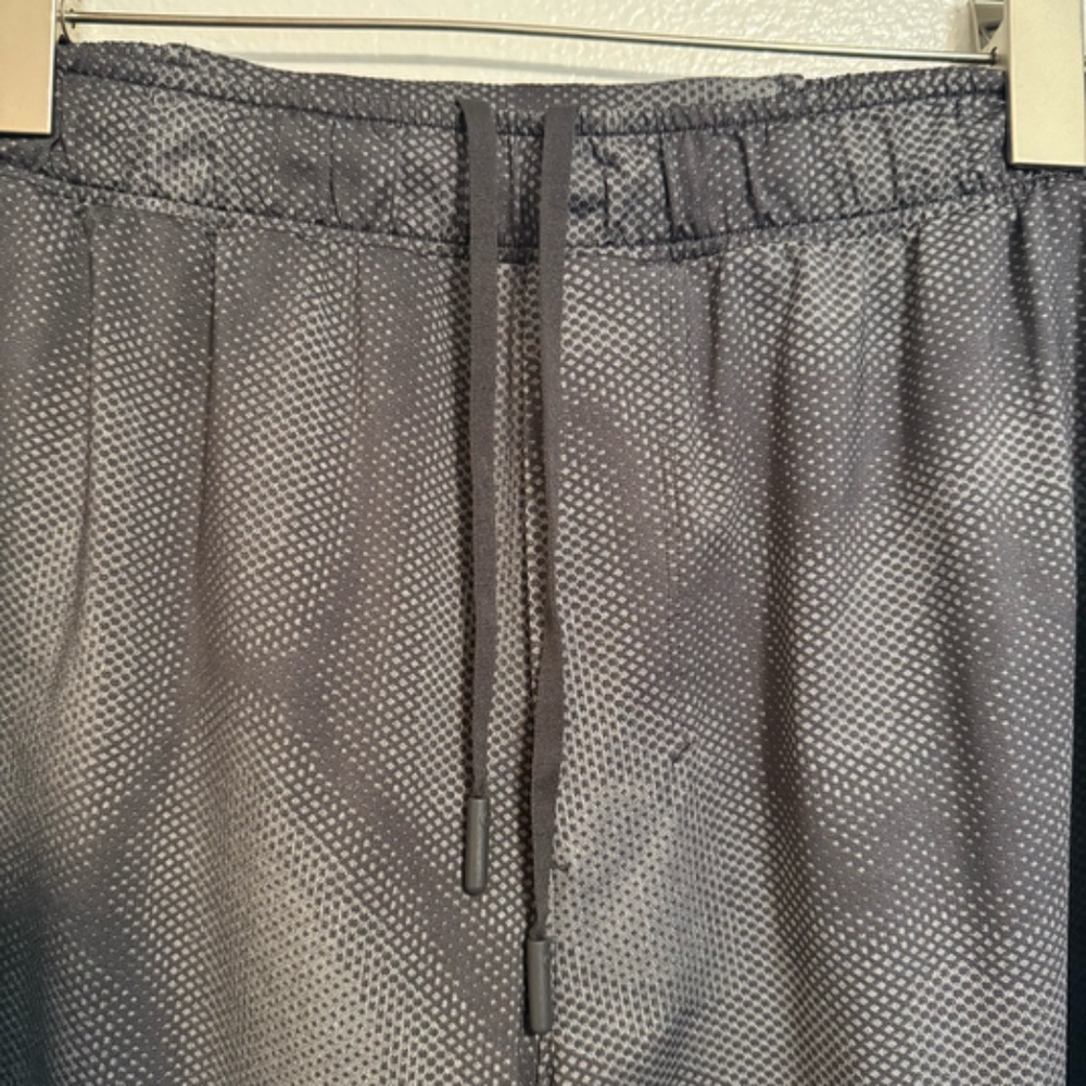 lululemon - Surge Lined Grey Pattern Running Short 6" Inseam - Mens XXL - Picture 9 of 16